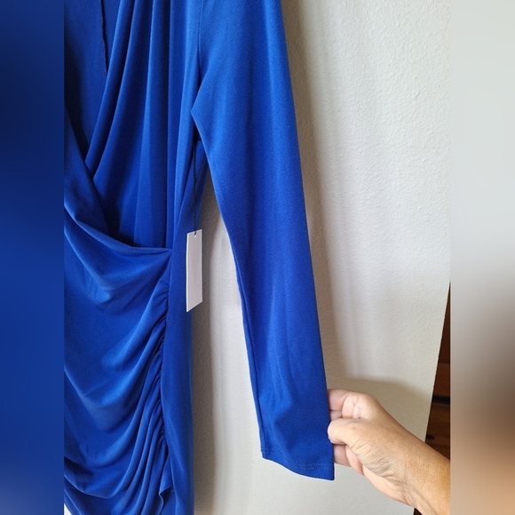 NWT ASTR the label Womens Deep V-neckline Knee-length Dress. Size L - Picture 4 of 7